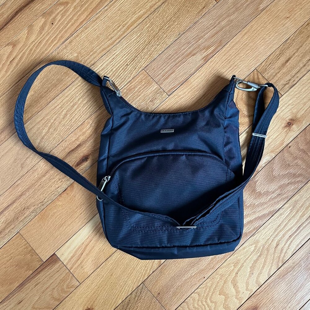 TRAVELON Anti-Theft Classic Essential Messenger Security travel bag Midnight